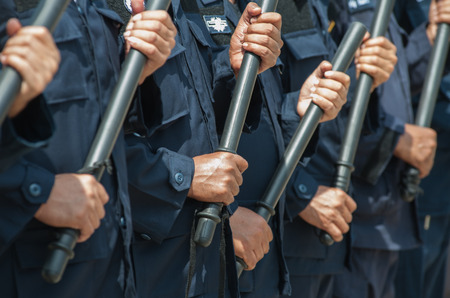 Utilisation de la matraque à Meskiana : Un policier s’attire les foudres d’ex-militaires
