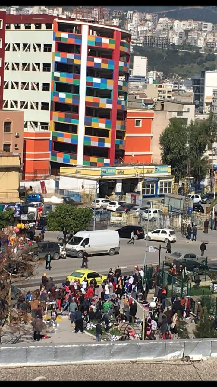 Champ de Mars : L’informel à perte de vue