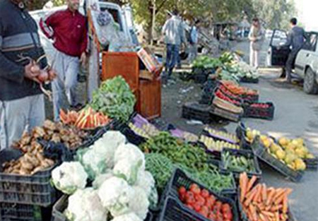 OUM EL BOUAGHI : Les marchands de fruits et légumes squattent les chaussées
