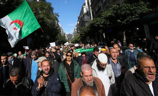 POING DE VUE : Foule solitaire ! Foules solidaires ?