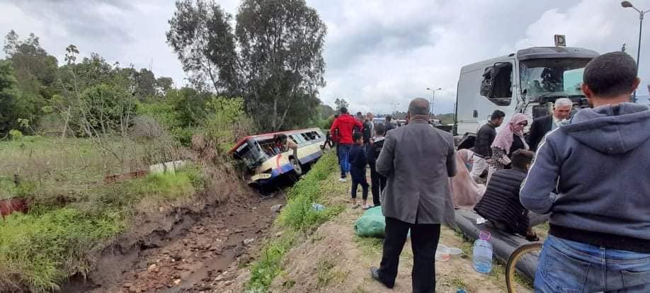 Une hécatombe évitée de justesse : 29 blessés dans un accident de bus