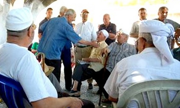 OUM EL BOUAGHI : Le wali en visite dans un centre de vieillards