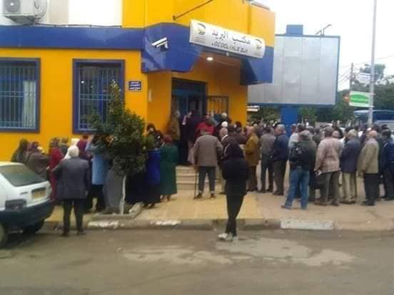 OUM EL BOUAGHI : Le calvaire devant les bureaux de poste