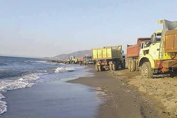 JIJEL : Des blocs en béton pour empêcher le pillage du sable