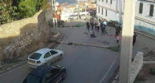 Bidonville Djaballah d’Oued El Had : Les résidents barrent la route