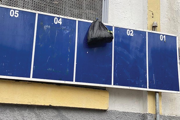 Législatives à Constantine : Des panneaux d’affichage saccagés