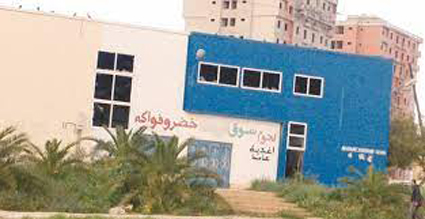 Des marchés couverts abandonnés à El Khroub : Les commerces squattent les espaces publics !