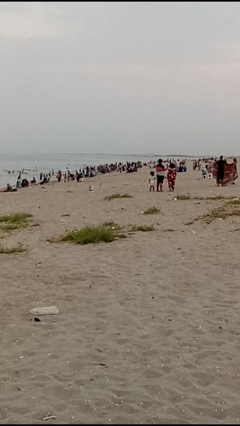 Malgré les mesures de confinement : La plage de Sidi Salem prise d’assaut