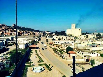 Hamadi Krouma : Des habitants protestent devant le siège de la wilaya