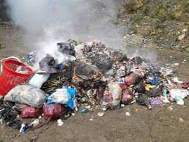 Incinération des déchets ménagers à ciel ouvert : Une intolérable atteinte à l’environnement