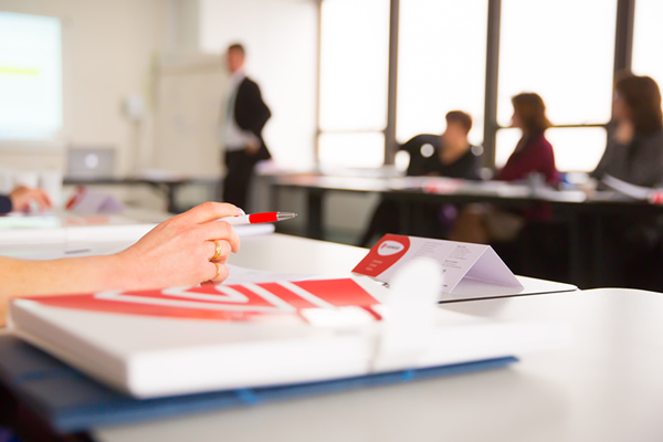 Formation professionnelle à Constantine : Les réseaux sociaux pour convaincre les indécis