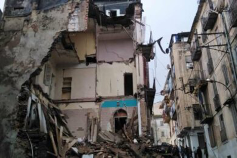 Skikda : Effondrement partiel d’une bâtisse à l’ancienne ville