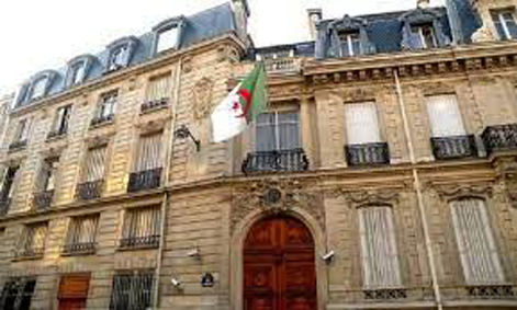 L’Algérie rappelle son ambassadeur à Paris : Tebboune réagit aux propos de Macron