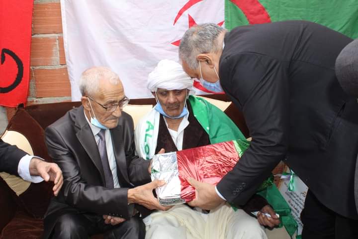 1er Novembre à Tébessa :Le moudjahid Bourogaa Abdallah honoré