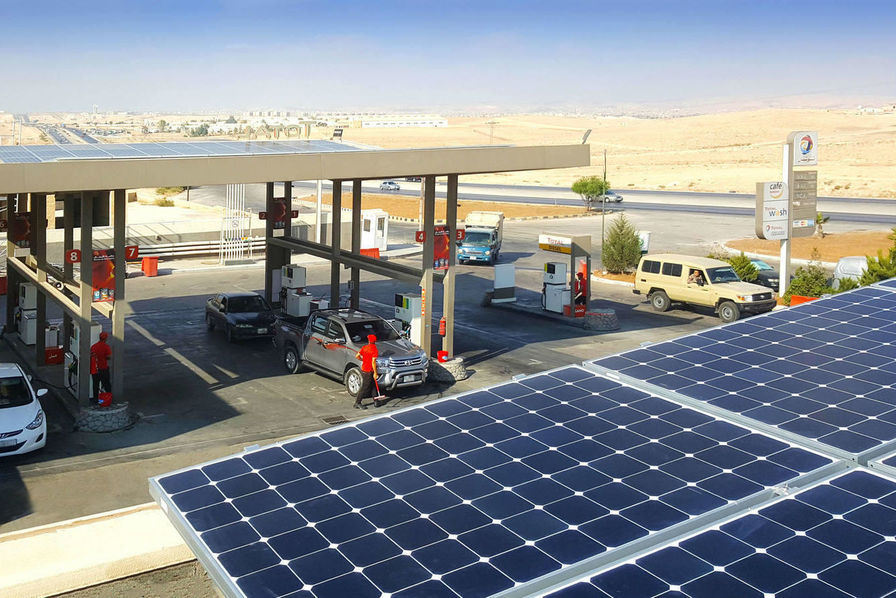 Stations-services mobiles fonctionnant à l’énergie solaire : Ferrovial se lance dans la production