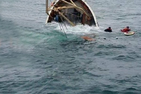 Renversement d’une embarcation de harragas : 3 harragas sauvés, 3 morts et 8 disparus