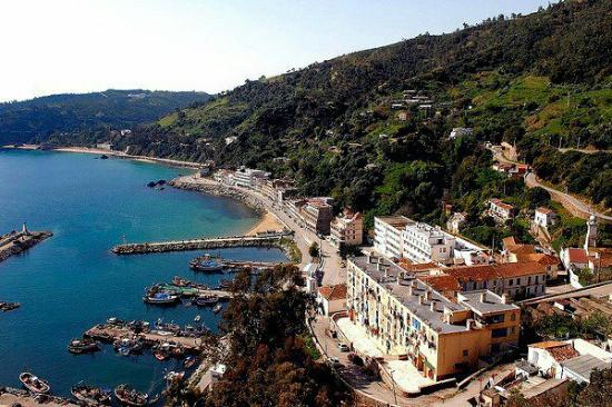 SKIKDA : Stora inondée par les eaux usées