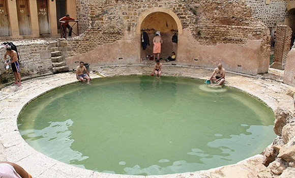 GUELMA : Cher, le bain thermal !
