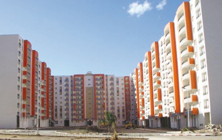 OUM EL BOUAGHI : Affichage de la liste des 80 lgts LSL à Ain Zitoune