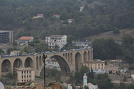 Fermeture de la rue Tatache à Constantine : Le pont de Sidi Rached pris d’assaut par les automobilistes
