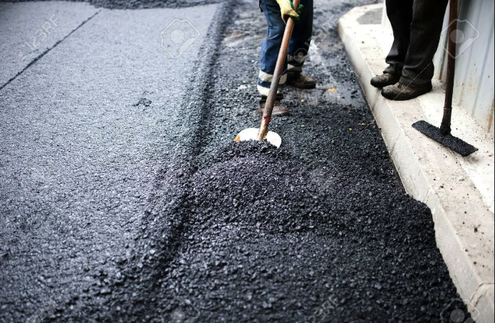 Bitumage sélectif des routes à Constantine : Les habitants des quartiers exclus crient au scandale