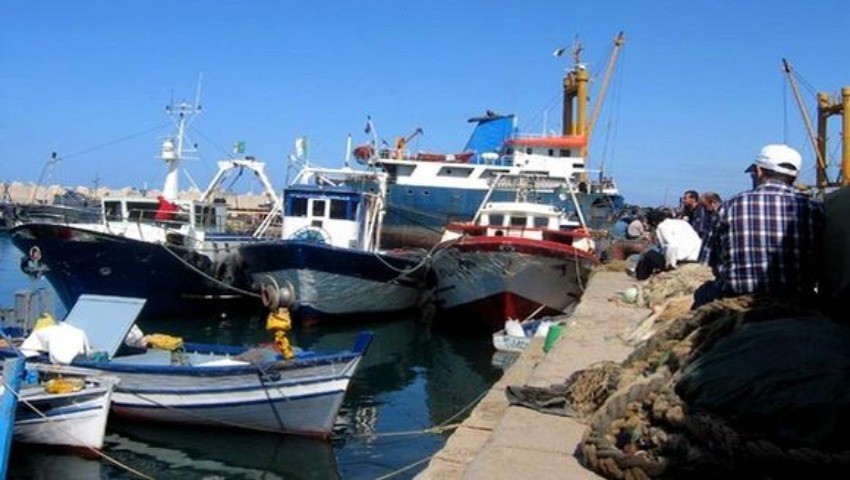 Port de pêche à Seybouse : Dans le flou total