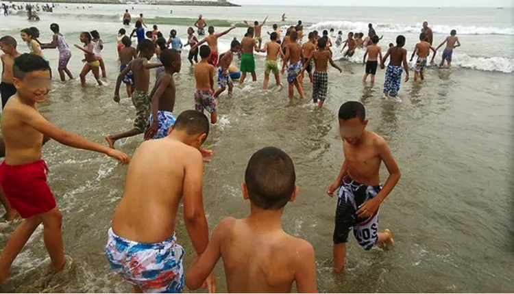 BREVES DE GUELMA : 100 enfants des zones d’ombre au bord de la mer