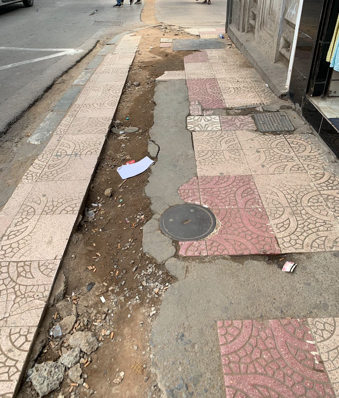 Cité des martyrs : Des trottoirs déformés et cabossés