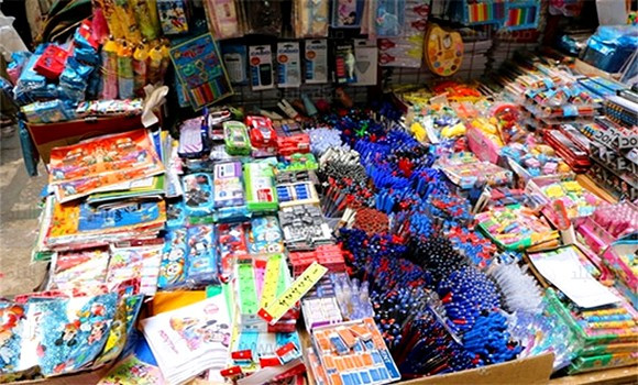 AIN BEIDA : Des fournitures scolaires à des prix abordables