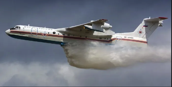 INCENDIES À JIJEL : Le canadair russe en action