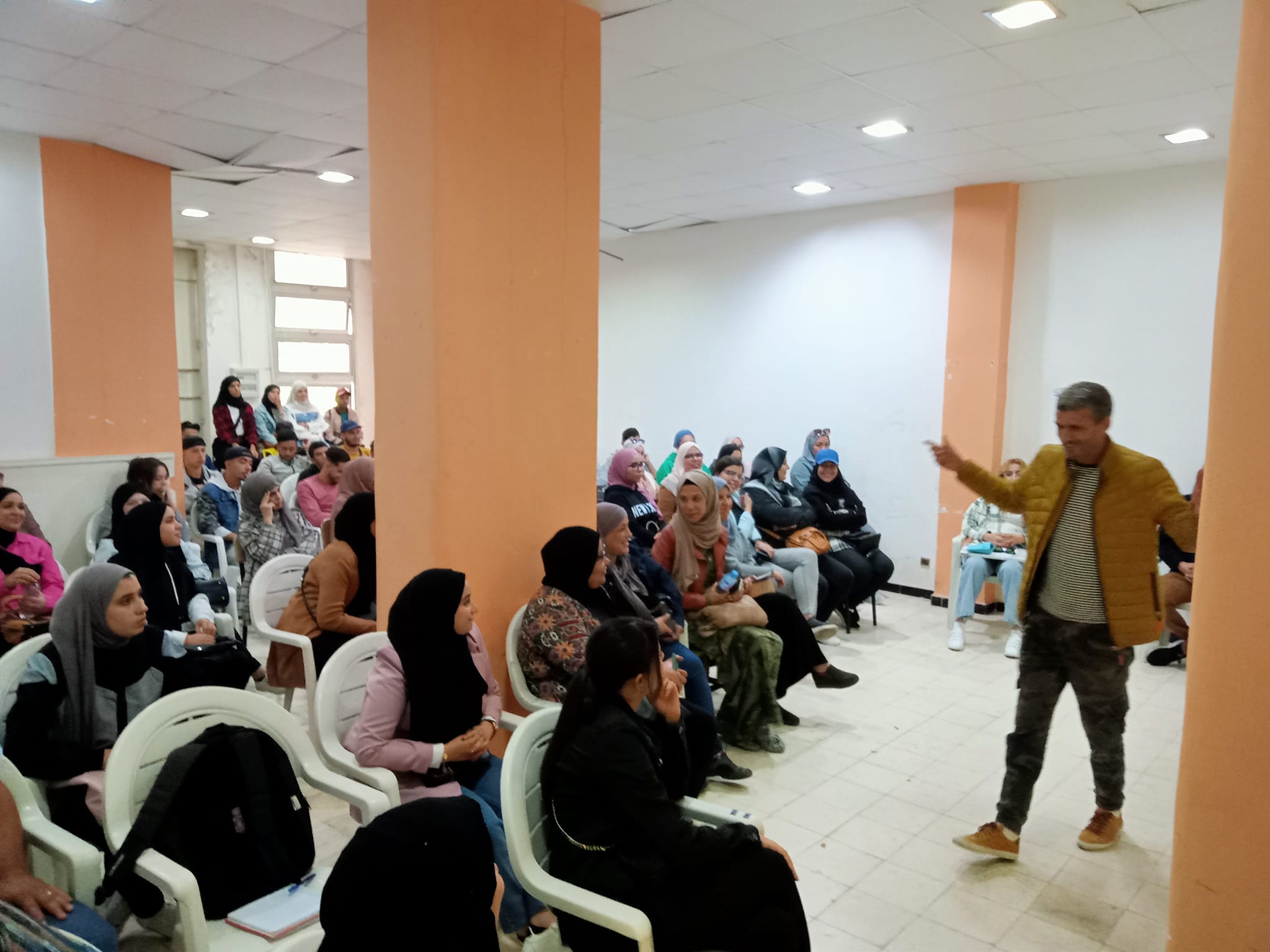 Palais de la culture d’Annaba : L’atelier d’initiation à l’audiovisuel et aux métiers du cinéma, lancé