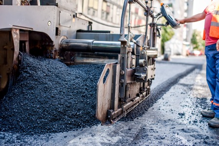 Rue Ghroud Med Nacer : Des travaux de réfection et de bitumage à l’arrêt