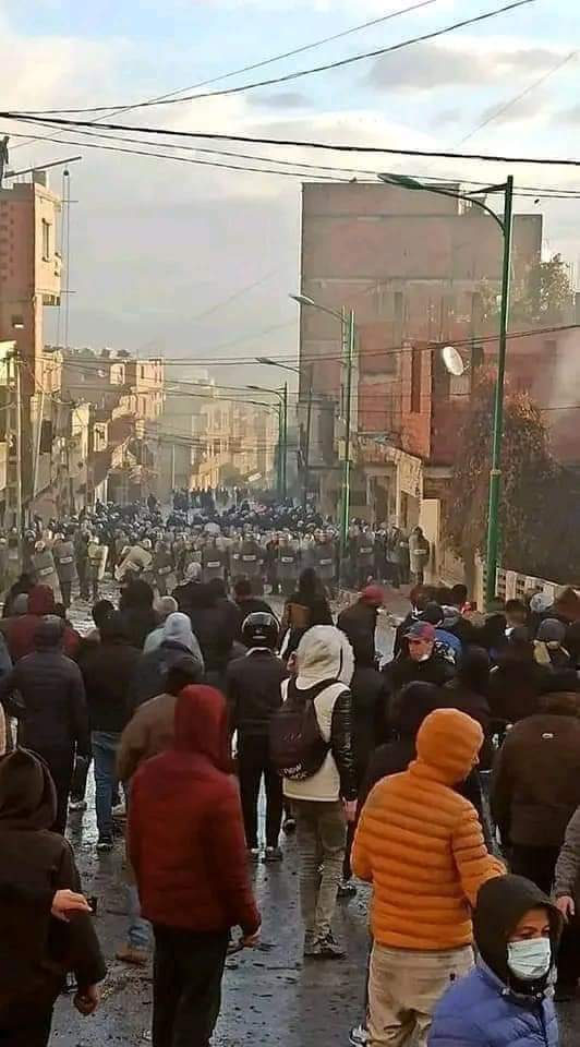 Protestation des sinistrés d’El Kherba à Mila : Plusieurs manifestants condamnés !