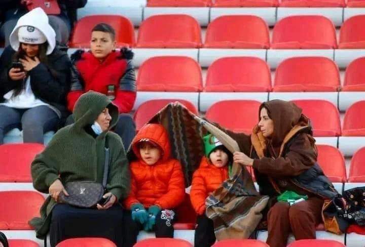 Leur photo à fait le buzz : Une famille suscite l’admiration des organisateurs du CHAN