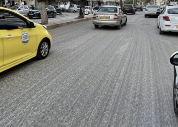 Bitumage de la route de Sidi Achour : Les travaux arrêtés pour entrave des véhicules stationnés