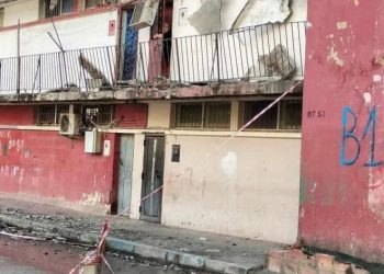 Le balcon d’un bâtiment s’effondre à Oued D’hab : Les voisins sauvés par le timing