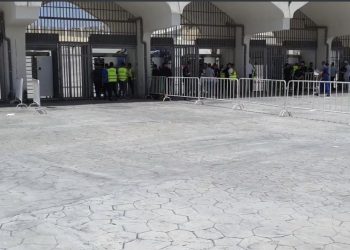 Accès des véhicules au parking du Stade 19 Mai 1956 : Interdits à tous, y compris les journalistes !