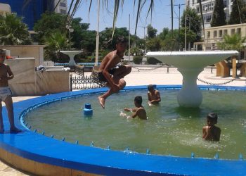 Baignade dans les jets d’eau à Constantine : Qui cherche à banaliser le problème ?