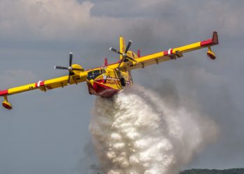 Feux de forêts, dégâts matériels et localités évacuées : Les canadairs entrent en action à Jijel
