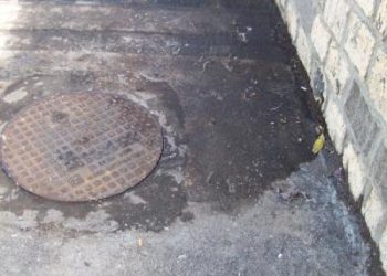 Cites Seybouse ex Joanoville : Les eaux usées débordent des caniveaux