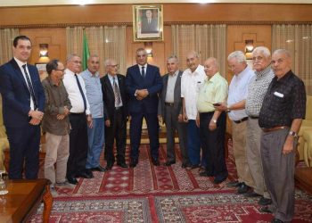 Devant la famille révolutionnaire : Abdelkader Djellaoui rappelle la valeur de l’emblème national