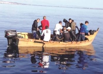 Émigration clandestine : 10 harraga interceptés au large de Ras El Hamra