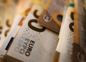 Spéculation de devises à Annaba : Saisies record et arrestations des “barons” du change 