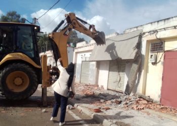 Lutte contre les infractions urbanistiques à Bouzaâroura : Démolition des extensions illégales  