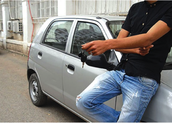 La traque des taxis clandestins par les policiers : Appliquer la loi, mais à quel prix ?