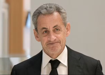 Crise entre Alger et Paris : Sarkozy met de l’huile sur le feu  