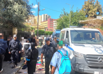 Commerce illicite au Champ de Mars : Interventions répétées, effets temporaires