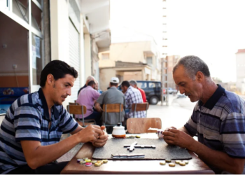 Des dominos aux smartphones  : Les cafés au rythme d’un nouveau quotidien 