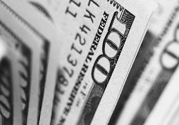  28 500 ‘’ faux dollars’’ dans une banque à Alger  : Un caissier et son proche devant la justice 