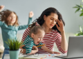 Travail et vie de famille : Les mères face aux horaires impossibles 